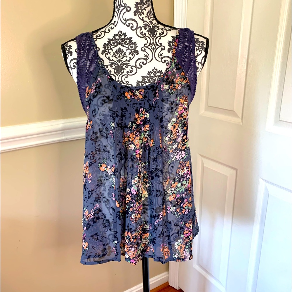 C’ISA, Woman’s, Multi material- sleeveless top, size Lg.